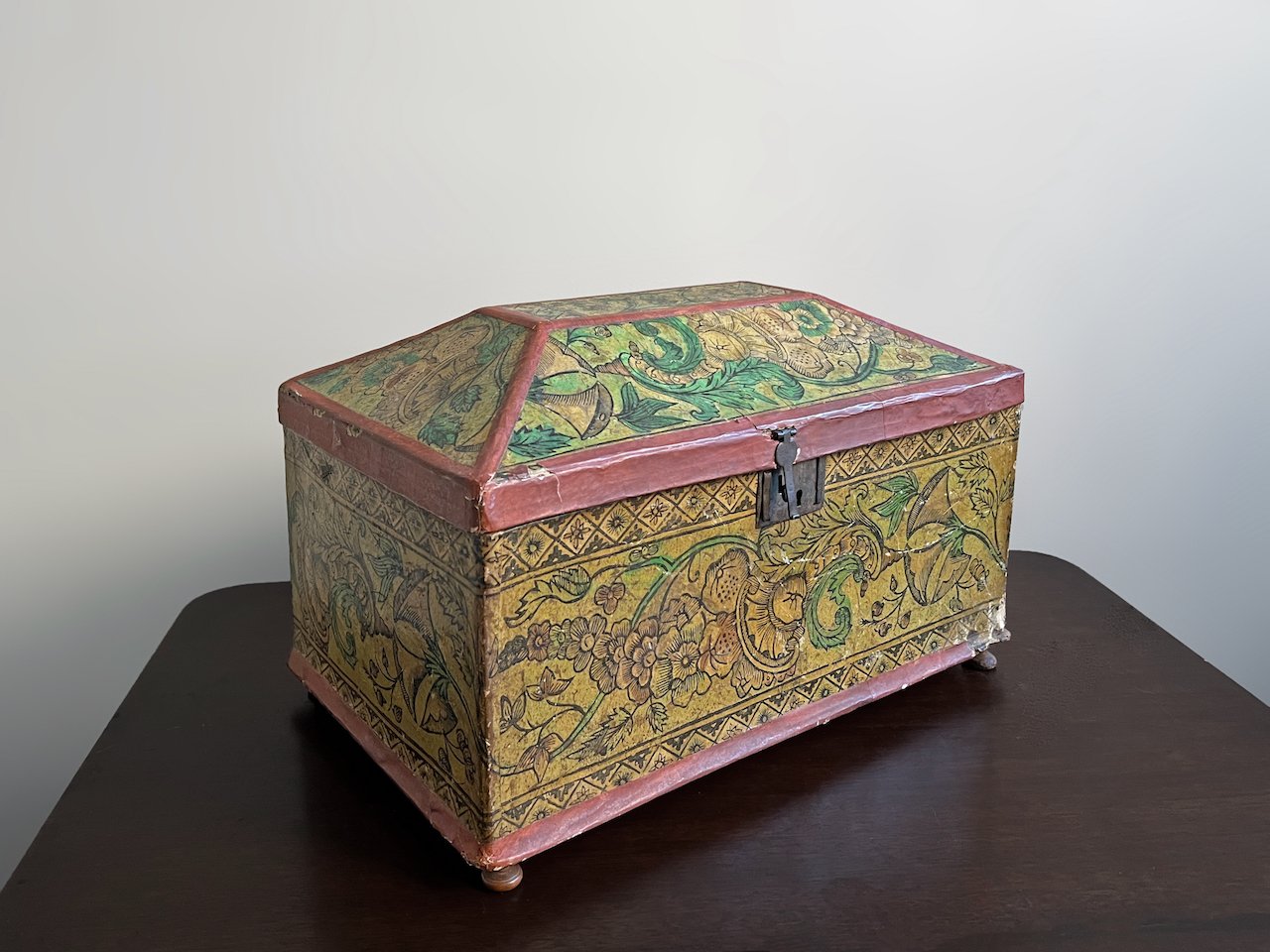 Papier Dominotés Wedding Box, France. 17-18th Century. — Teremok